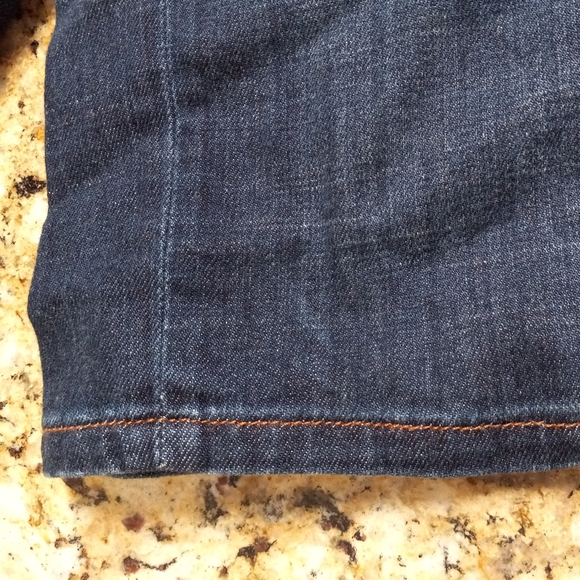 Banana Republic lightweight straight indigo Jean size 30. - Picture 4 of 4